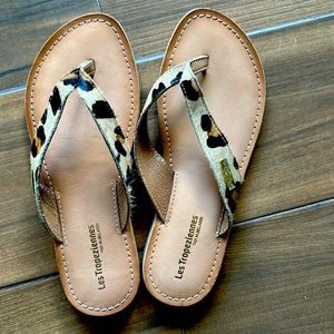 Les tropeziennes sandals. Cheetah print and faux fur